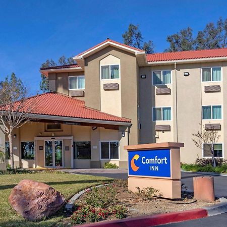 Comfort Inn Fontana Bagian luar foto