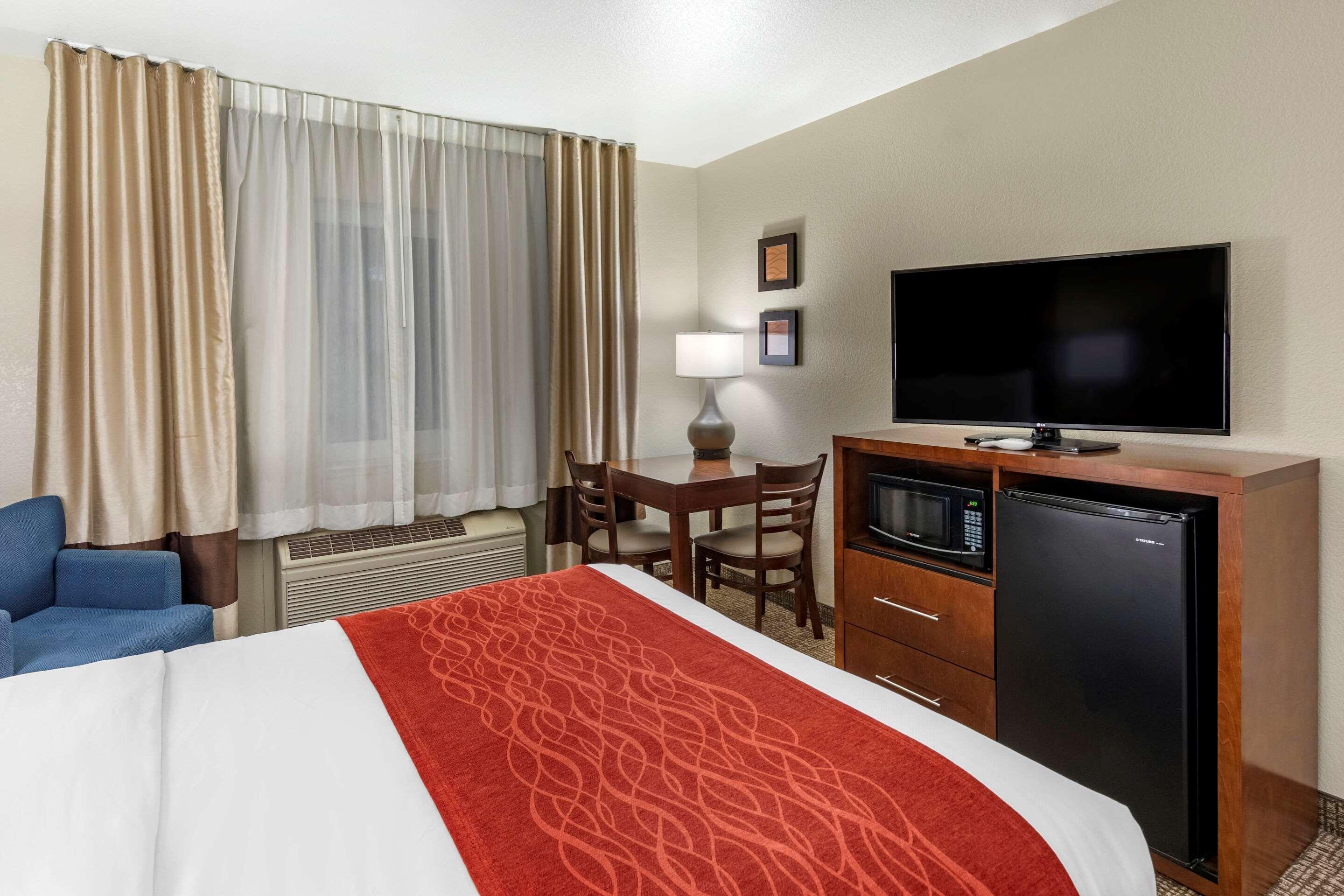 Comfort Inn Fontana Bagian luar foto