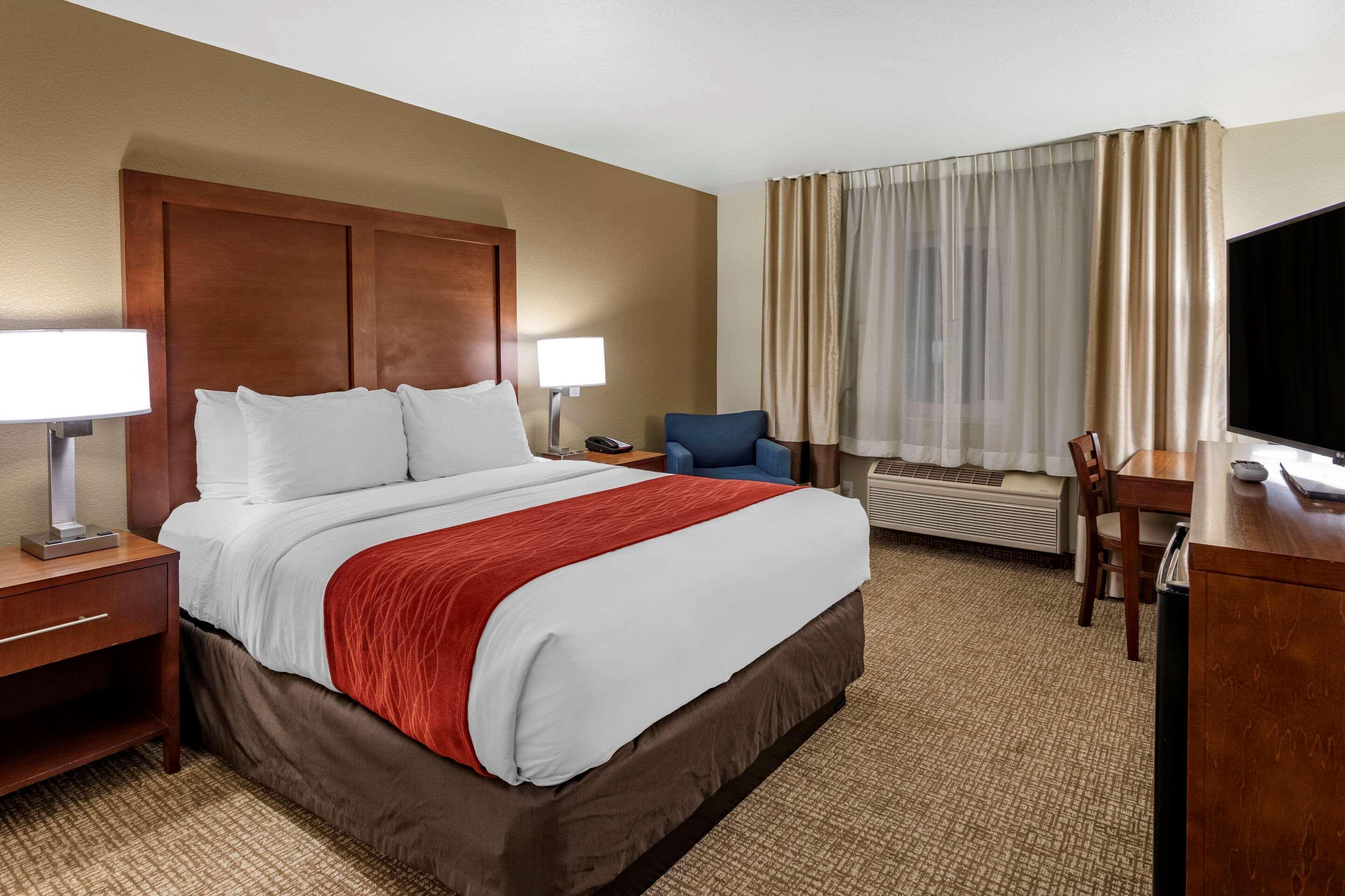 Comfort Inn Fontana Bagian luar foto