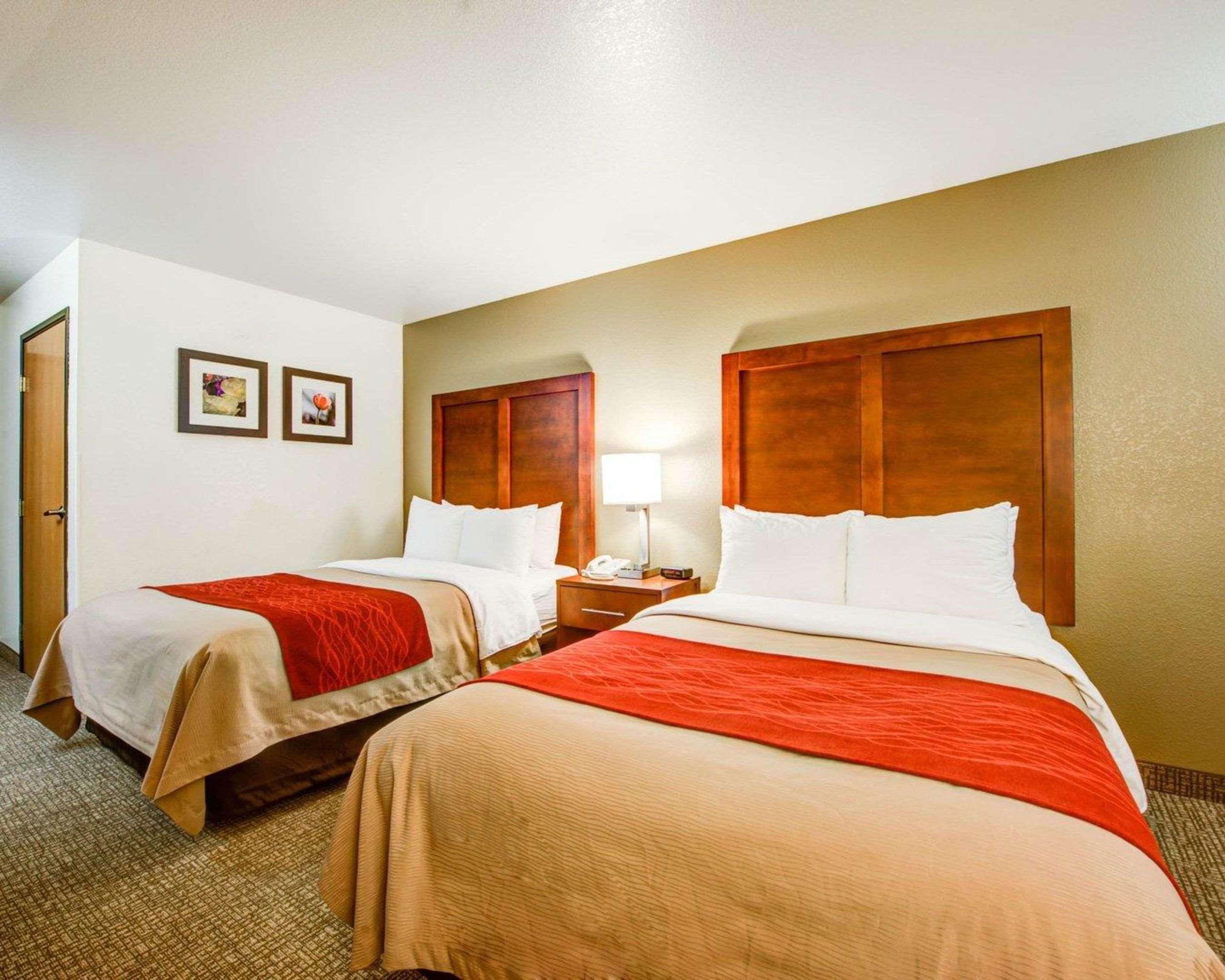 Comfort Inn Fontana Bagian luar foto