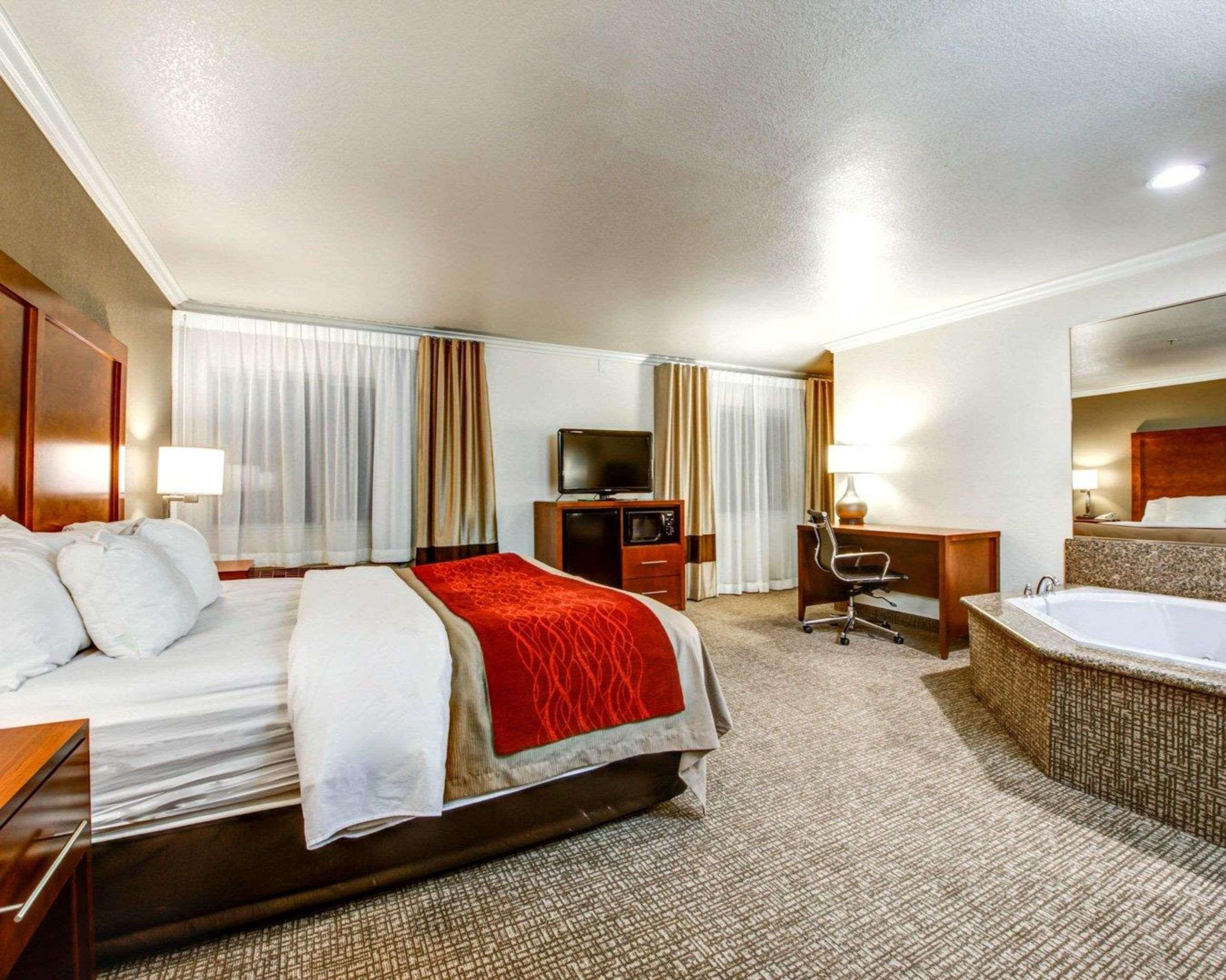 Comfort Inn Fontana Bagian luar foto