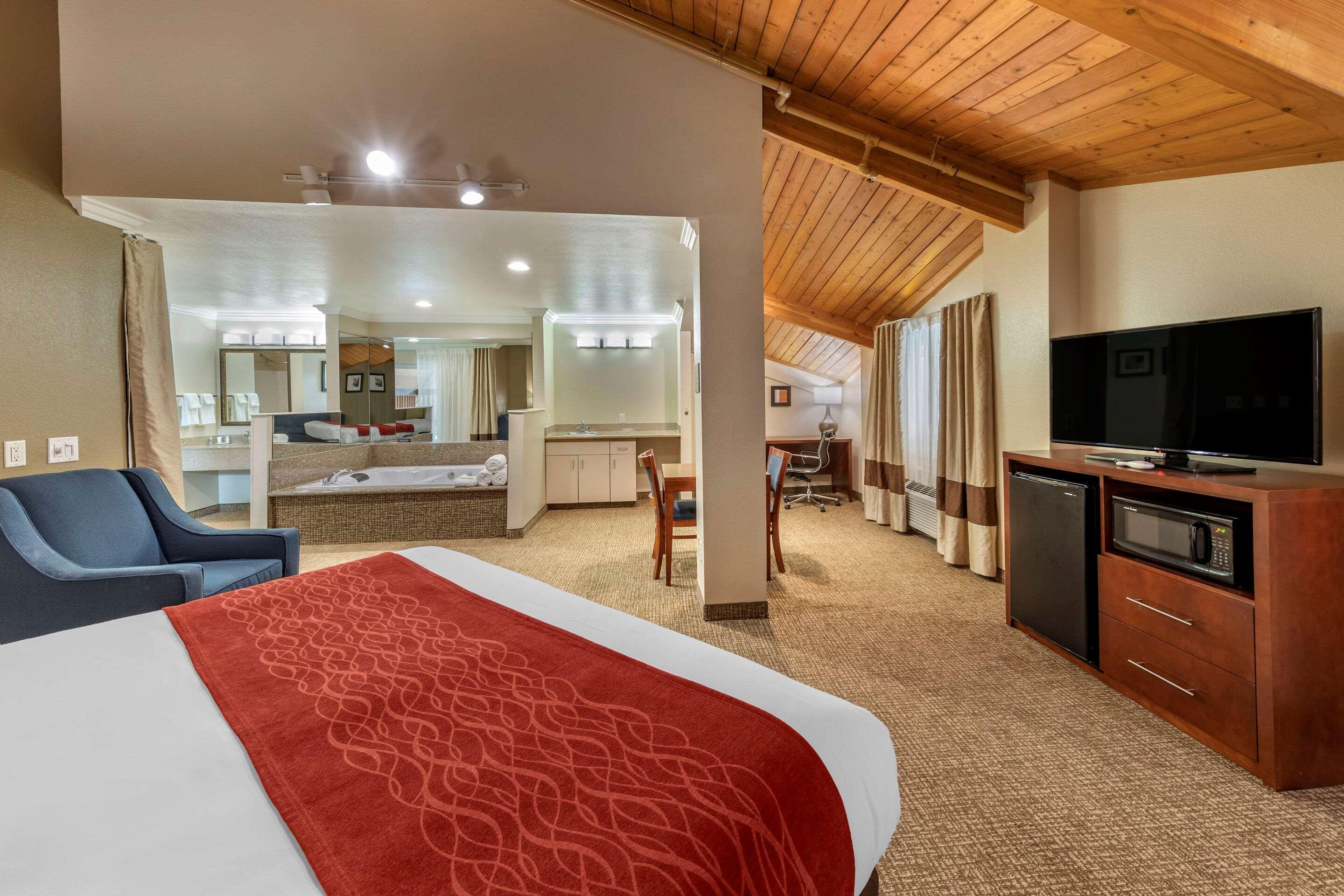 Comfort Inn Fontana Bagian luar foto