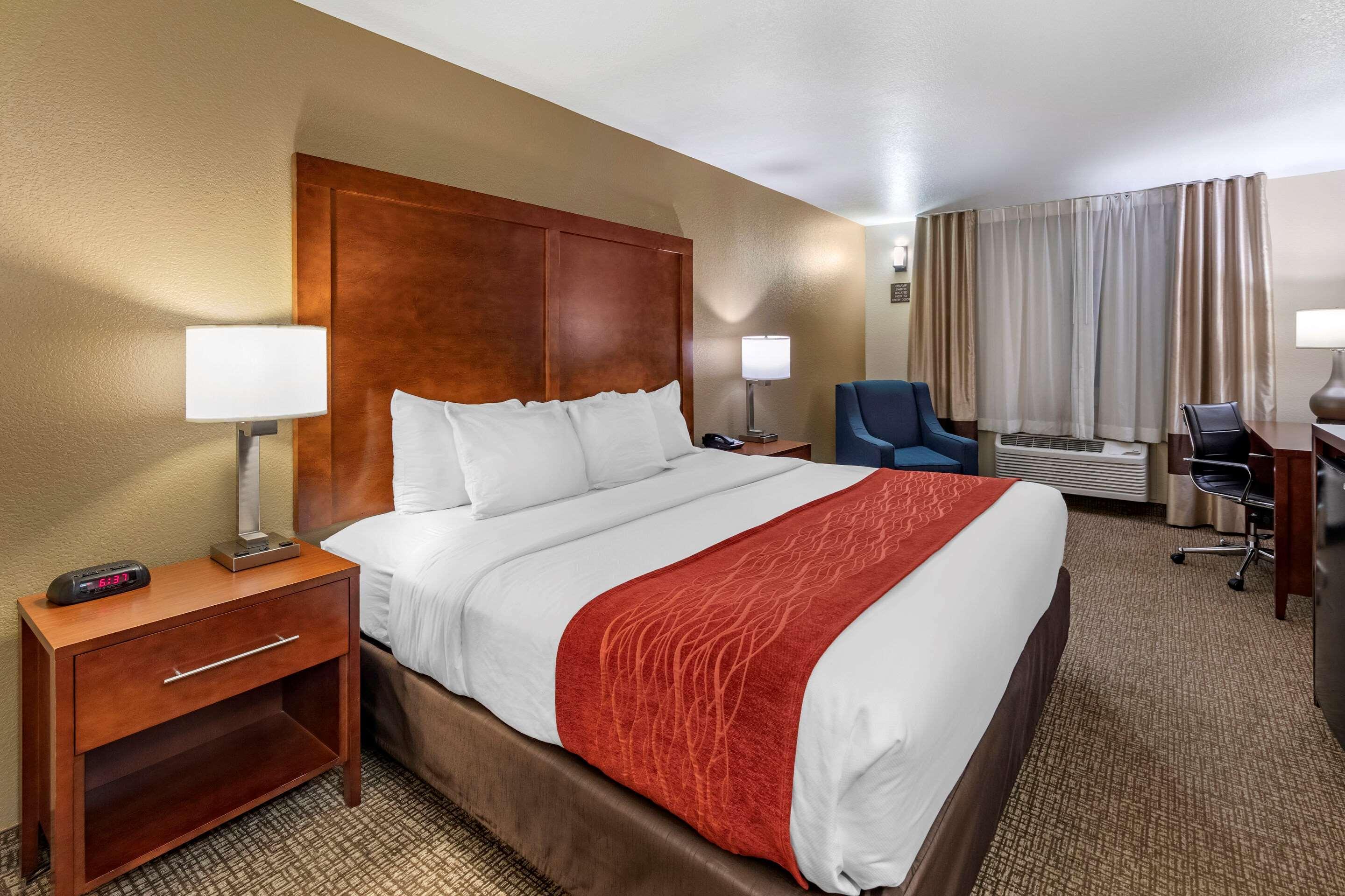 Comfort Inn Fontana Bagian luar foto