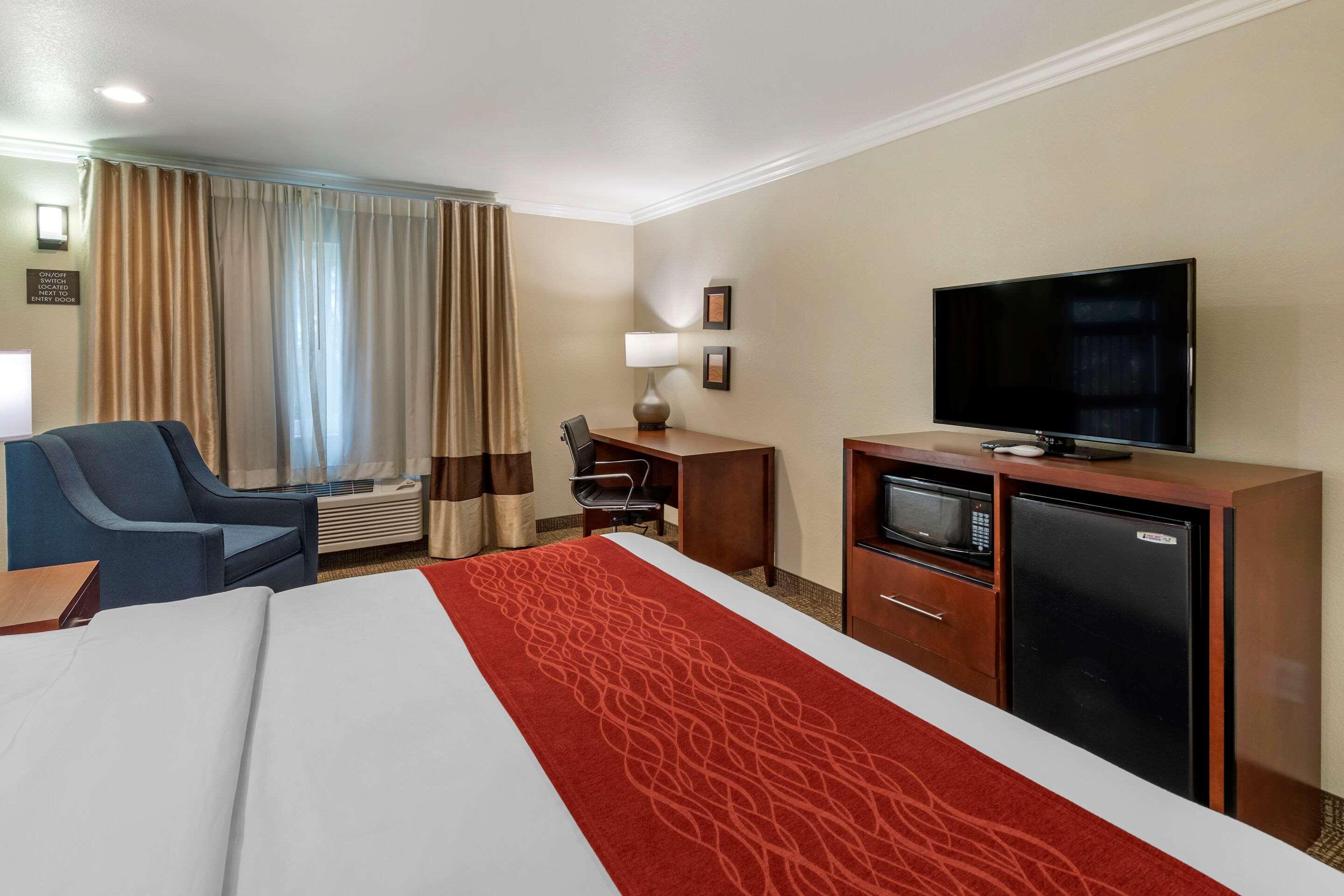 Comfort Inn Fontana Bagian luar foto