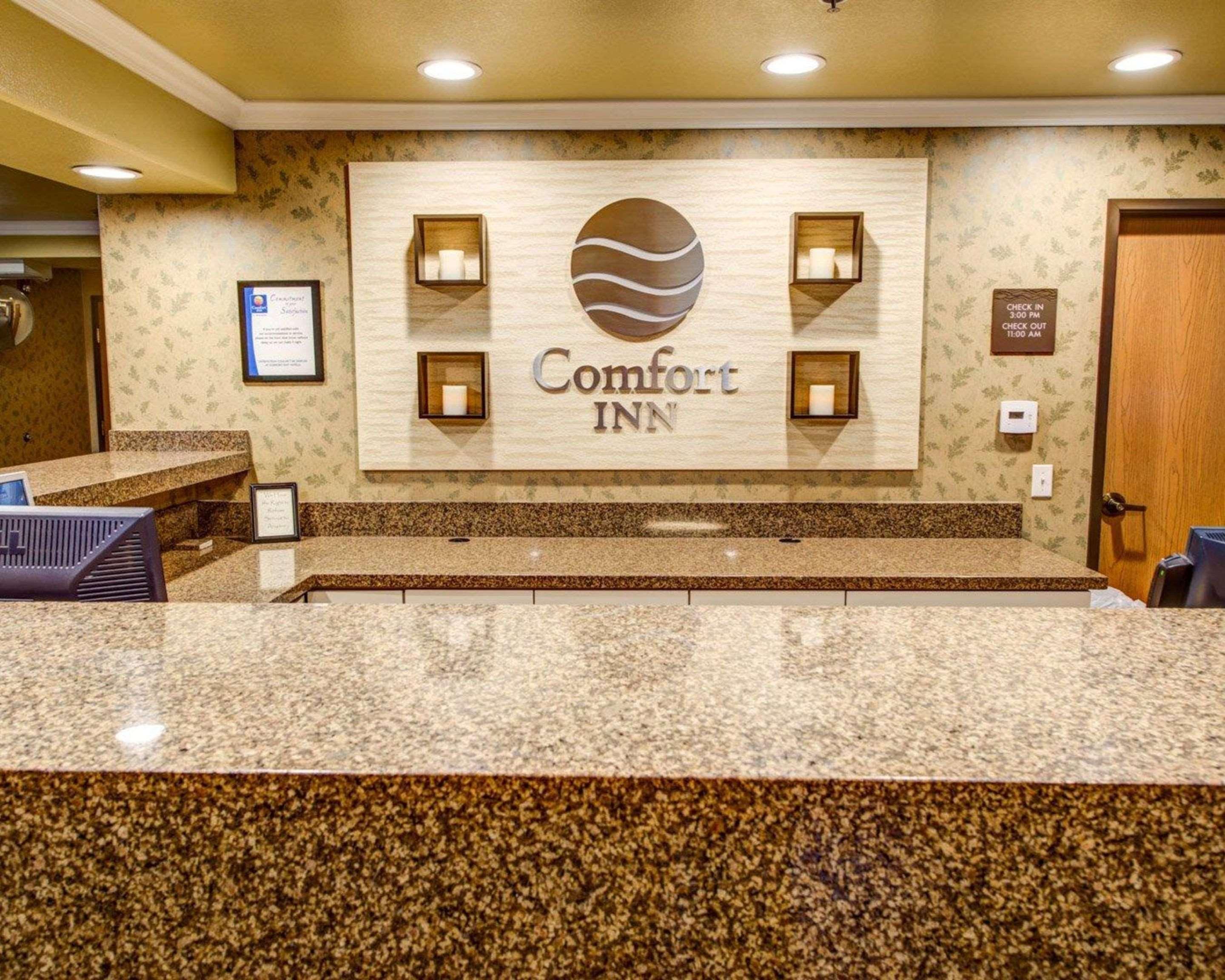 Comfort Inn Fontana Bagian luar foto